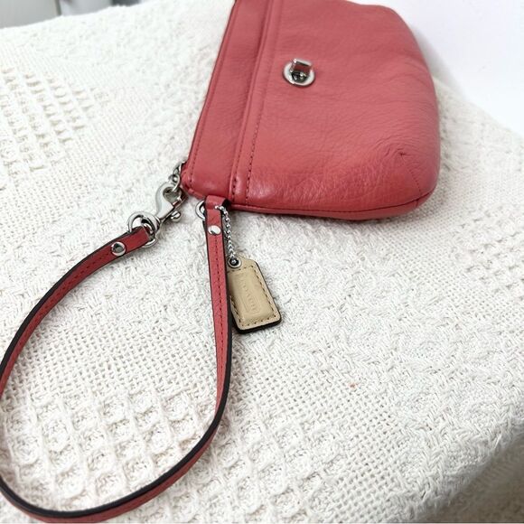 Coach Park Leather Medium Wristlet F49472 Sienna Coral - Picture 5 of 9